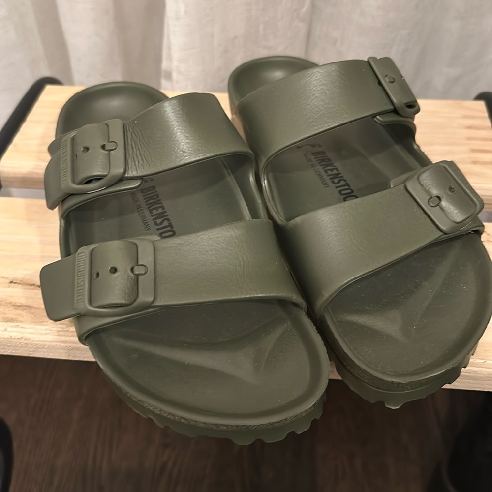 NWOT Birkenstock Arizona EVA